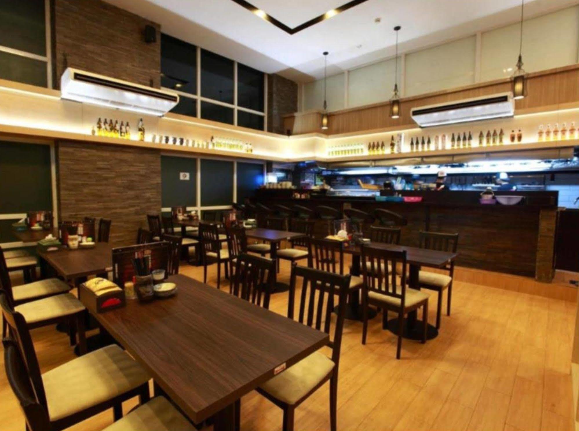 Super Hotel Yangon Exterior foto