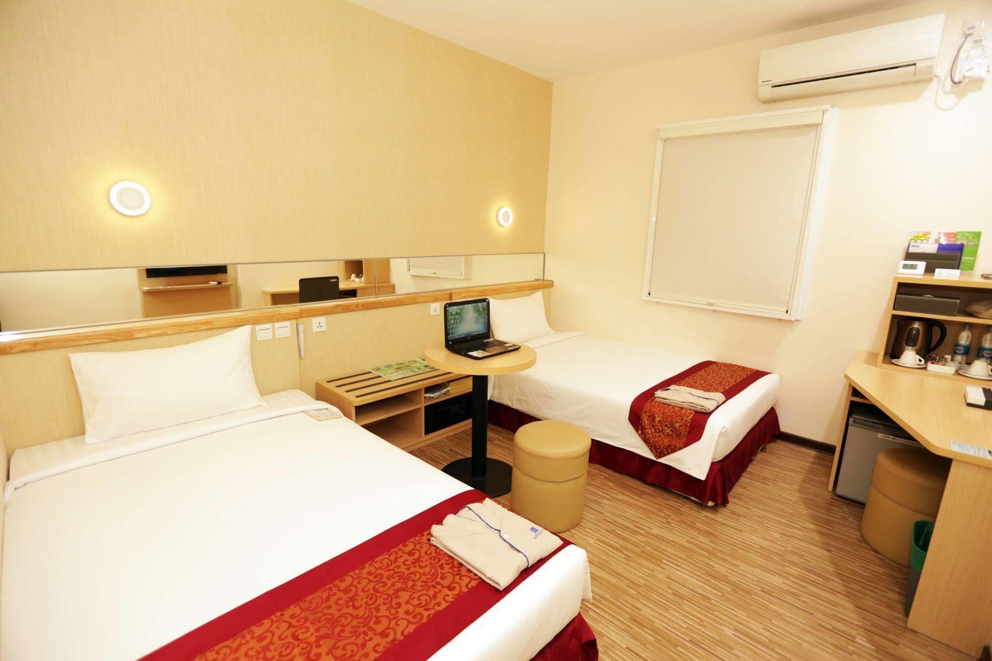 Super Hotel Yangon Exterior foto